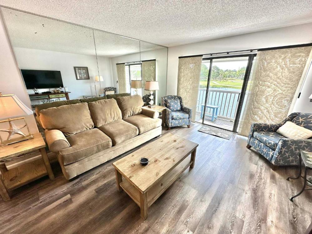 914 Harbour Point